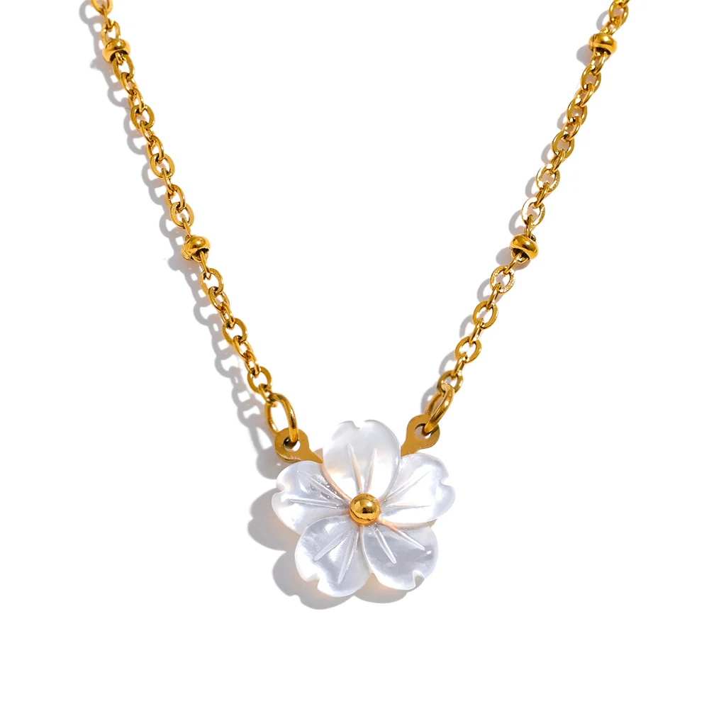 Exquisite Shell Flower Pendant Necklace