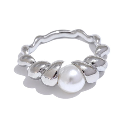 Elegant Pearl Twisted Ring