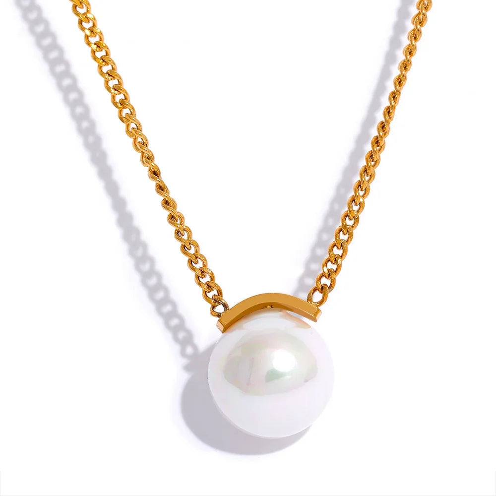 Minimalist Pearl Pendant Necklace