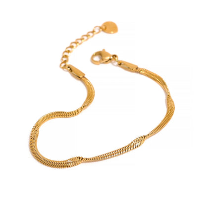 Elevate your style with our Elegant Snake Chain Jewelry Set. Crafted from hypoallergenic stainless steel and coated with 18k gold, this set blends boldness with sustainability. Perfect for any occasion.