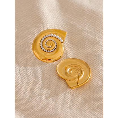 The Fibonacci Pearl Earrings embody elegance with a design inspired by the Fibonacci sequence, crafted from hypoallergenic, eco-friendly stainless steel and finished with resilient, shiny 18k gold plating. Ideal for adding sophistication to any look, from casual to formal.