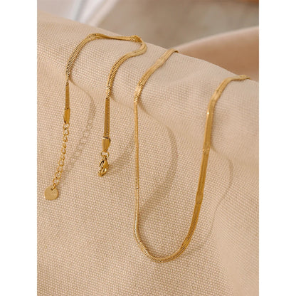 Elevate your style with our Elegant Snake Chain Jewelry Set. Crafted from hypoallergenic stainless steel and coated with 18k gold, this set blends boldness with sustainability. Perfect for any occasion.