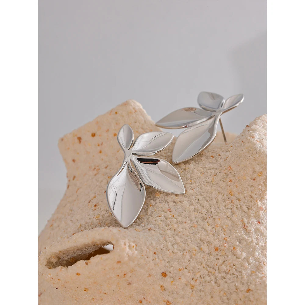 Exquisite Leaf Stud Earrings